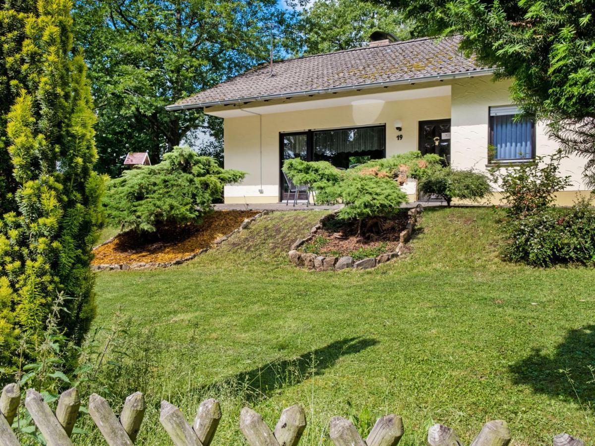 Idyllic Bungalow In Feusdorf With Forest View Exterior foto