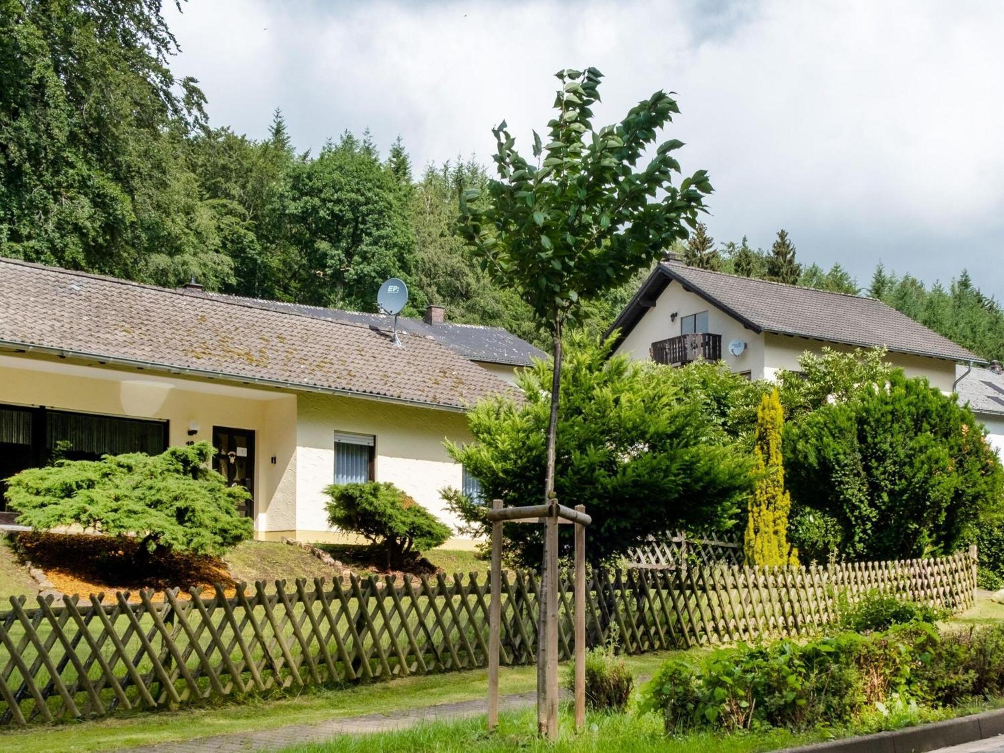 Idyllic Bungalow In Feusdorf With Forest View Exterior foto